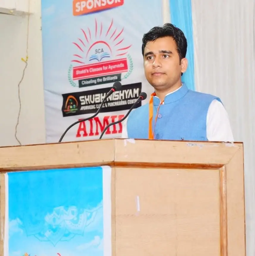 Dr. Akash Upadhyay, Ayurvedic Doctor in Lucknow, expert in Panchkarma and Pain Management